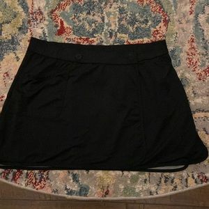 Tail- large- reversible snap skirt - black or gray